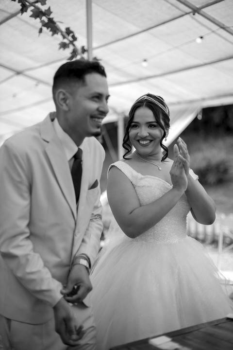 As melhores ideias e inspirações criativas de fotos de casamento registradas por fotógrafos profissionais de eventos da empresa Criativus Foto e Vídeo no Espaço Recanto Premier'