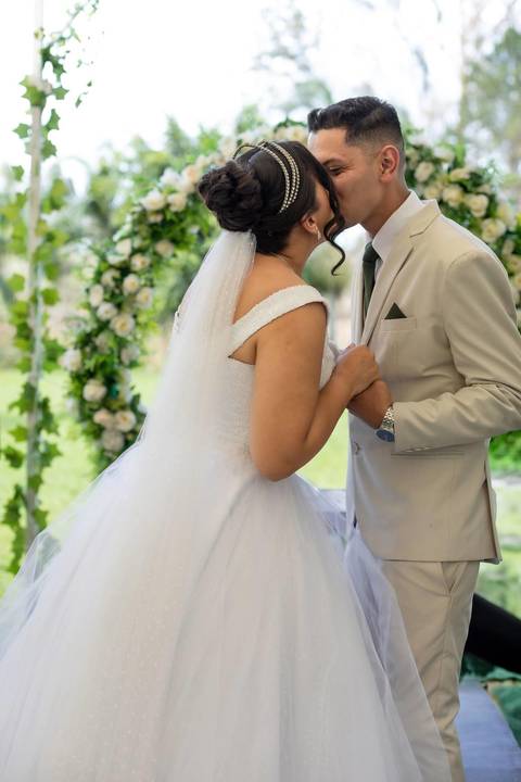 As melhores ideias e inspirações criativas de fotos de casamento registradas por fotógrafos profissionais de eventos da empresa Criativus Foto e Vídeo no Espaço Recanto Premier'