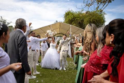 As melhores ideias e inspirações criativas de fotos de casamento registradas por fotógrafos profissionais de eventos da empresa Criativus Foto e Vídeo no Espaço Recanto Premier'