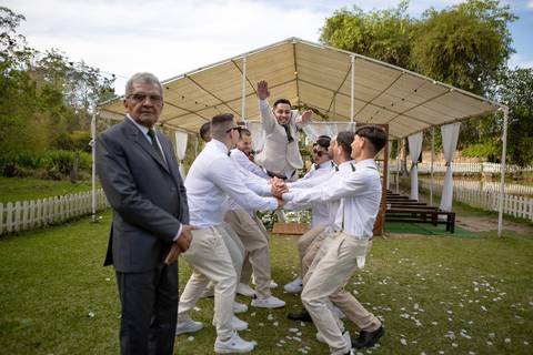 As melhores ideias e inspirações criativas de fotos de casamento registradas por fotógrafos profissionais de eventos da empresa Criativus Foto e Vídeo no Espaço Recanto Premier'
