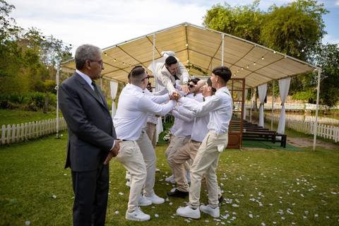 As melhores ideias e inspirações criativas de fotos de casamento registradas por fotógrafos profissionais de eventos da empresa Criativus Foto e Vídeo no Espaço Recanto Premier'