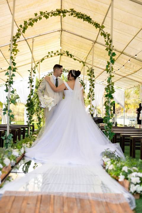 As melhores ideias e inspirações criativas de fotos de casamento registradas por fotógrafos profissionais de eventos da empresa Criativus Foto e Vídeo no Espaço Recanto Premier'