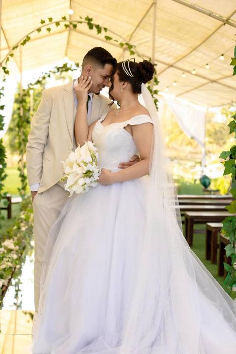 As melhores ideias e inspirações criativas de fotos de casamento registradas por fotógrafos profissionais de eventos da empresa Criativus Foto e Vídeo no Espaço Recanto Premier'