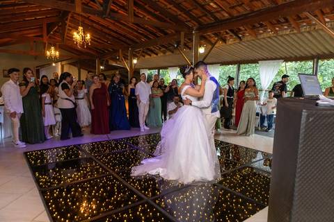 As melhores ideias e inspirações criativas de fotos de casamento registradas por fotógrafos profissionais de eventos da empresa Criativus Foto e Vídeo no Espaço Recanto Premier'