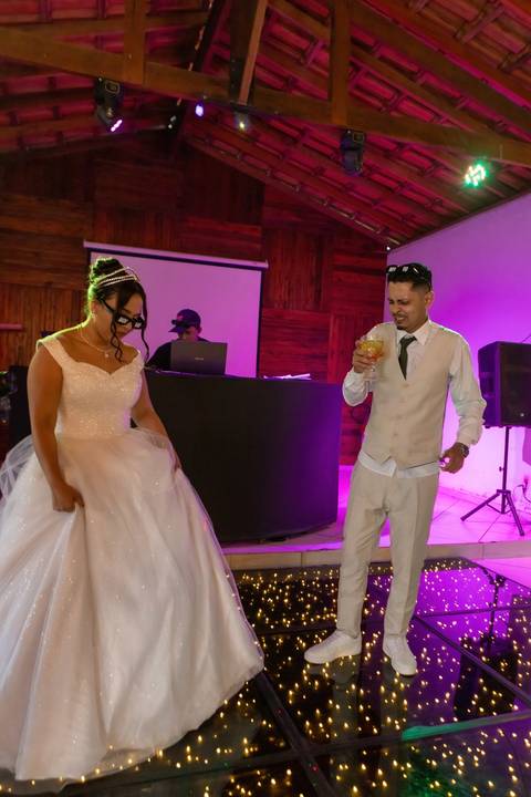 As melhores ideias e inspirações criativas de fotos de casamento registradas por fotógrafos profissionais de eventos da empresa Criativus Foto e Vídeo no Espaço Recanto Premier'