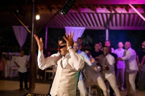 As melhores ideias e inspirações criativas de fotos de casamento registradas por fotógrafos profissionais de eventos da empresa Criativus Foto e Vídeo no Espaço Recanto Premier'