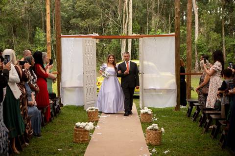 As melhores ideias e inspirações criativas de fotos de casamento registradas por fotógrafos profissionais de eventos da empresa Criativus Foto e Vídeo no Espaço Serra Garden'