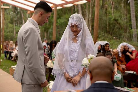 As melhores ideias e inspirações criativas de fotos de casamento registradas por fotógrafos profissionais de eventos da empresa Criativus Foto e Vídeo no Espaço Serra Garden'