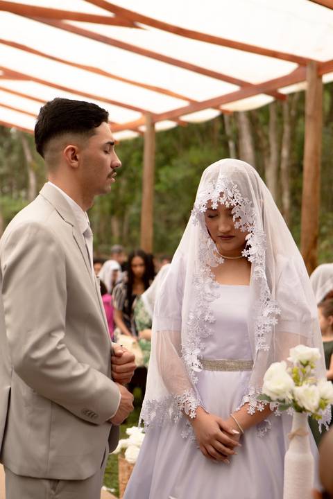 As melhores ideias e inspirações criativas de fotos de casamento registradas por fotógrafos profissionais de eventos da empresa Criativus Foto e Vídeo no Espaço Serra Garden'