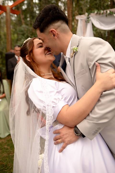 As melhores ideias e inspirações criativas de fotos de casamento registradas por fotógrafos profissionais de eventos da empresa Criativus Foto e Vídeo no Espaço Serra Garden'