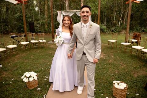 As melhores ideias e inspirações criativas de fotos de casamento registradas por fotógrafos profissionais de eventos da empresa Criativus Foto e Vídeo no Espaço Serra Garden'