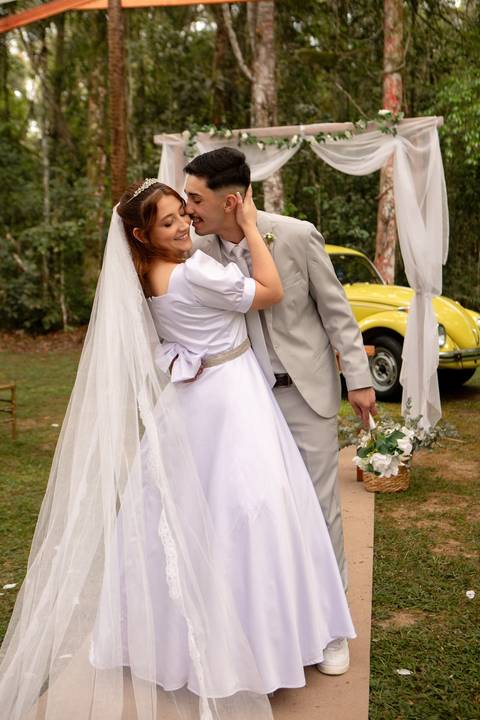 As melhores ideias e inspirações criativas de fotos de casamento registradas por fotógrafos profissionais de eventos da empresa Criativus Foto e Vídeo no Espaço Serra Garden'