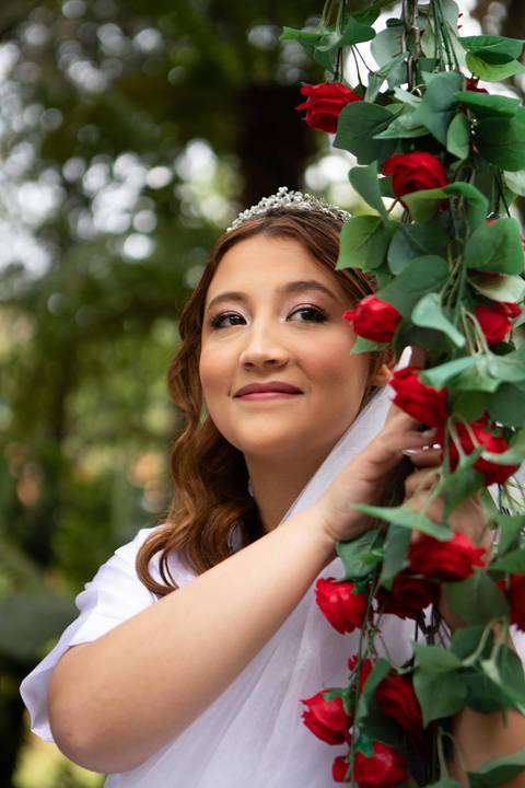 As melhores ideias e inspirações criativas de fotos de casamento registradas por fotógrafos profissionais de eventos da empresa Criativus Foto e Vídeo no Espaço Serra Garden'