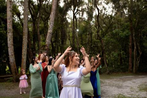 As melhores ideias e inspirações criativas de fotos de casamento registradas por fotógrafos profissionais de eventos da empresa Criativus Foto e Vídeo no Espaço Serra Garden'