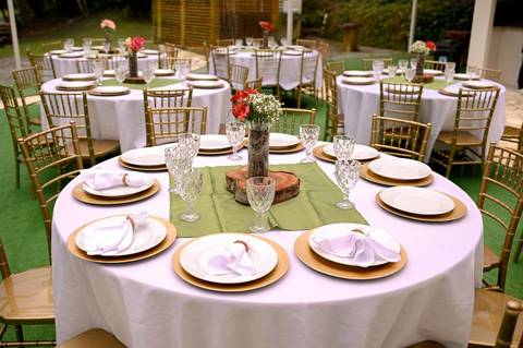 As melhores ideias e inspirações criativas de fotos de casamento registradas por fotógrafos profissionais de eventos da empresa Criativus Foto e Vídeo no Espaço Serra Garden'