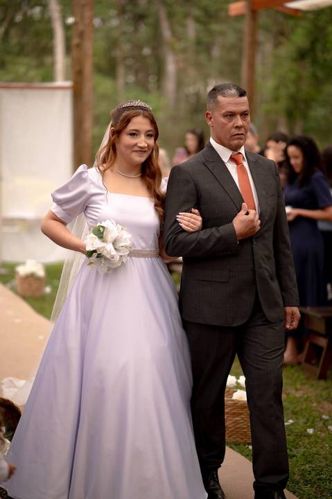 As melhores ideias e inspirações criativas de fotos de casamento registradas por fotógrafos profissionais de eventos da empresa Criativus Foto e Vídeo no Espaço Serra Garden'