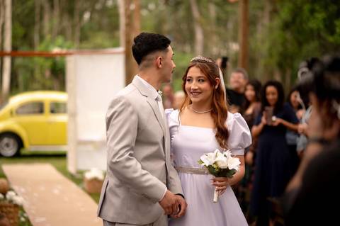 As melhores ideias e inspirações criativas de fotos de casamento registradas por fotógrafos profissionais de eventos da empresa Criativus Foto e Vídeo no Espaço Serra Garden'