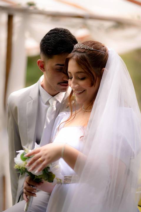 As melhores ideias e inspirações criativas de fotos de casamento registradas por fotógrafos profissionais de eventos da empresa Criativus Foto e Vídeo no Espaço Serra Garden'