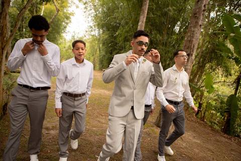 As melhores ideias e inspirações criativas de fotos de casamento registradas por fotógrafos profissionais de eventos da empresa Criativus Foto e Vídeo no Espaço Serra Garden'