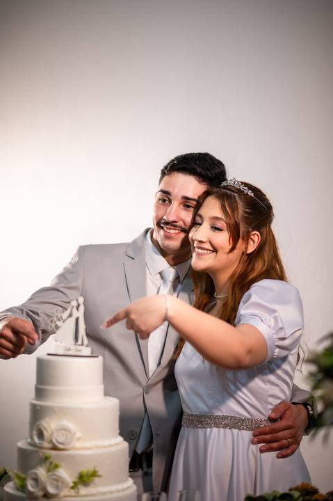 As melhores ideias e inspirações criativas de fotos de casamento registradas por fotógrafos profissionais de eventos da empresa Criativus Foto e Vídeo no Espaço Serra Garden'