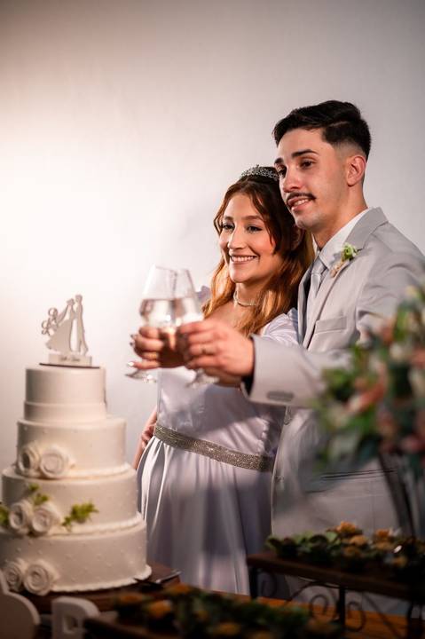 As melhores ideias e inspirações criativas de fotos de casamento registradas por fotógrafos profissionais de eventos da empresa Criativus Foto e Vídeo no Espaço Serra Garden'