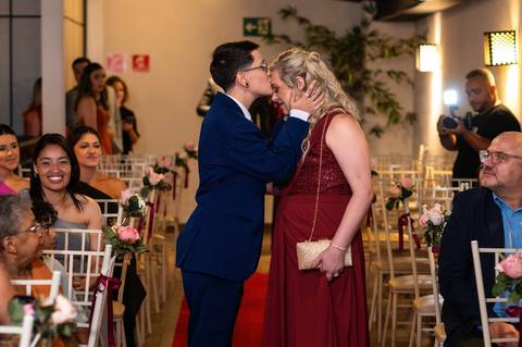 As melhores ideias e inspirações criativas de fotos de casamento registradas por fotógrafos profissionais de eventos da empresa Criativus Foto e Vídeo no Espaço Klaus Festas'