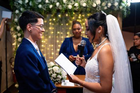 As melhores ideias e inspirações criativas de fotos de casamento registradas por fotógrafos profissionais de eventos da empresa Criativus Foto e Vídeo no Espaço Klaus Festas'