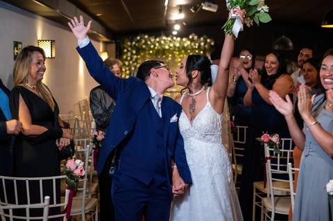 As melhores ideias e inspirações criativas de fotos de casamento registradas por fotógrafos profissionais de eventos da empresa Criativus Foto e Vídeo no Espaço Klaus Festas'