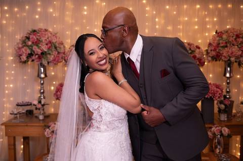 As melhores ideias e inspirações criativas de fotos de casamento registradas por fotógrafos profissionais de eventos da empresa Criativus Foto e Vídeo no Espaço Klaus Festas'