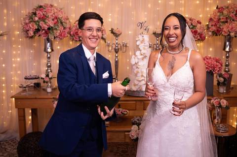 As melhores ideias e inspirações criativas de fotos de casamento registradas por fotógrafos profissionais de eventos da empresa Criativus Foto e Vídeo no Espaço Klaus Festas'