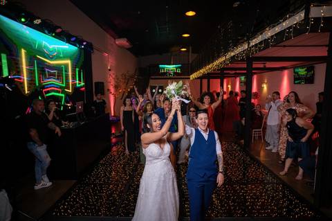 As melhores ideias e inspirações criativas de fotos de casamento registradas por fotógrafos profissionais de eventos da empresa Criativus Foto e Vídeo no Espaço Klaus Festas'