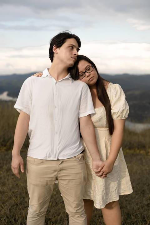 As melhores ideias e inspirações criativas de fotos de ensaio pré casamento registradas por fotógrafos profissionais de eventos da empresa Criativus Foto e Vídeo no Morro do Capuava'