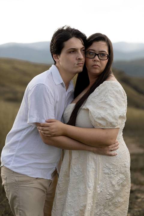 As melhores ideias e inspirações criativas de fotos de ensaio pré casamento registradas por fotógrafos profissionais de eventos da empresa Criativus Foto e Vídeo no Morro do Capuava'