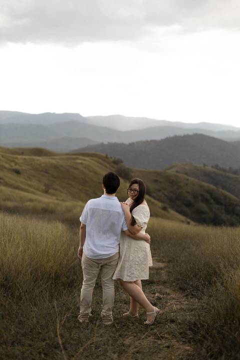 As melhores ideias e inspirações criativas de fotos de ensaio pré casamento registradas por fotógrafos profissionais de eventos da empresa Criativus Foto e Vídeo no Morro do Capuava'