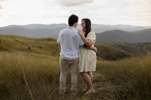 As melhores ideias e inspirações criativas de fotos de ensaio pré casamento registradas por fotógrafos profissionais de eventos da empresa Criativus Foto e Vídeo no Morro do Capuava'