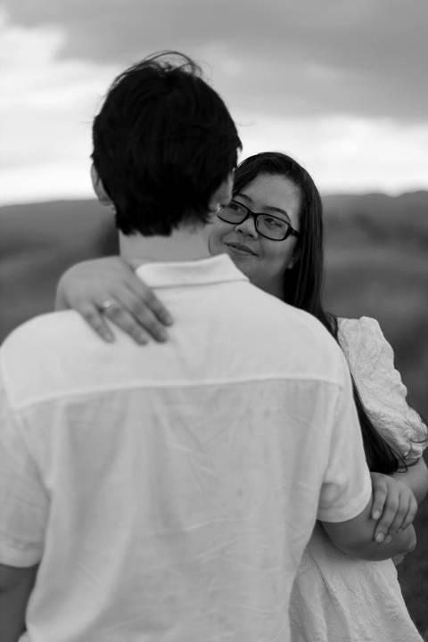 As melhores ideias e inspirações criativas de fotos de ensaio pré casamento registradas por fotógrafos profissionais de eventos da empresa Criativus Foto e Vídeo no Morro do Capuava'