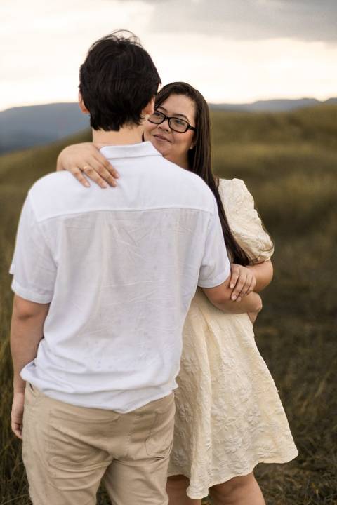 As melhores ideias e inspirações criativas de fotos de ensaio pré casamento registradas por fotógrafos profissionais de eventos da empresa Criativus Foto e Vídeo no Morro do Capuava'