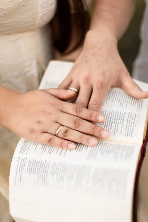 As melhores ideias e inspirações criativas de fotos de ensaio pré casamento registradas por fotógrafos profissionais de eventos da empresa Criativus Foto e Vídeo no Morro do Capuava'