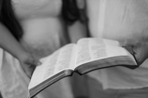 As melhores ideias e inspirações criativas de fotos de ensaio pré casamento registradas por fotógrafos profissionais de eventos da empresa Criativus Foto e Vídeo no Morro do Capuava'