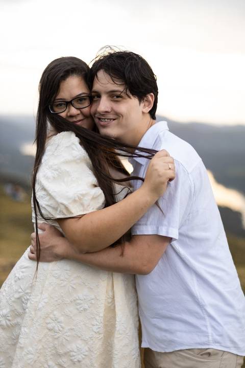 As melhores ideias e inspirações criativas de fotos de ensaio pré casamento registradas por fotógrafos profissionais de eventos da empresa Criativus Foto e Vídeo no Morro do Capuava'