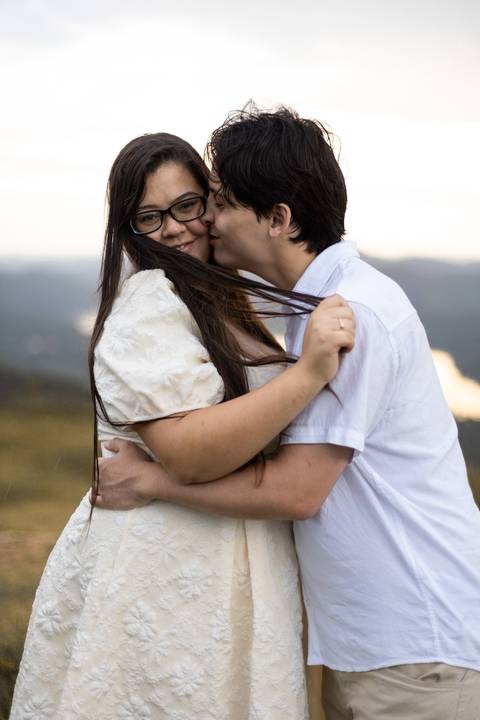 As melhores ideias e inspirações criativas de fotos de ensaio pré casamento registradas por fotógrafos profissionais de eventos da empresa Criativus Foto e Vídeo no Morro do Capuava'