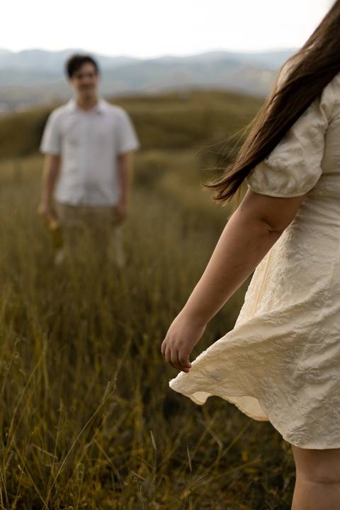 As melhores ideias e inspirações criativas de fotos de ensaio pré casamento registradas por fotógrafos profissionais de eventos da empresa Criativus Foto e Vídeo no Morro do Capuava'