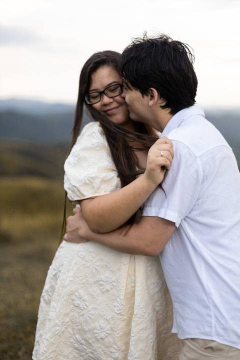 As melhores ideias e inspirações criativas de fotos de ensaio pré casamento registradas por fotógrafos profissionais de eventos da empresa Criativus Foto e Vídeo no Morro do Capuava'