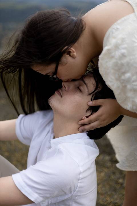 As melhores ideias e inspirações criativas de fotos de ensaio pré casamento registradas por fotógrafos profissionais de eventos da empresa Criativus Foto e Vídeo no Morro do Capuava'