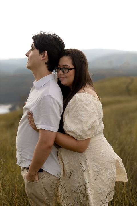 As melhores ideias e inspirações criativas de fotos de ensaio pré casamento registradas por fotógrafos profissionais de eventos da empresa Criativus Foto e Vídeo no Morro do Capuava'