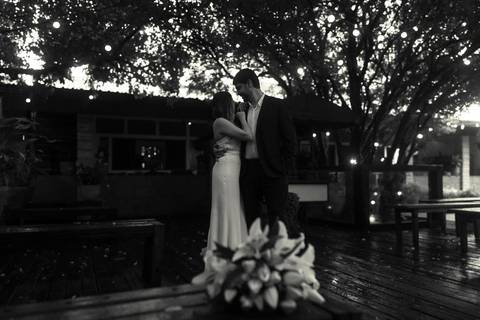 - As melhores ideias e inspirações criativas de fotos de ensaio pré casamento registradas por fotógrafos profissionais de eventos da empresa Criativus Foto e Vídeo no Espaço de Eventos Buffet Capricho'