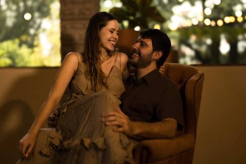 - As melhores ideias e inspirações criativas de fotos de ensaio pré casamento registradas por fotógrafos profissionais de eventos da empresa Criativus Foto e Vídeo no Espaço de Eventos Buffet Capricho'