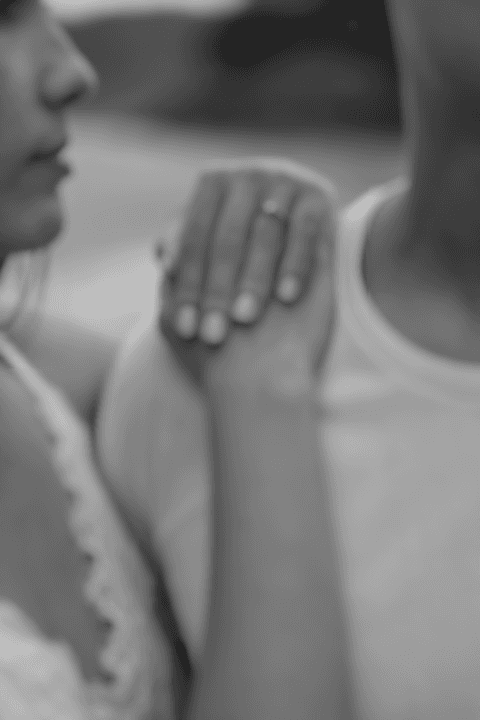 As melhores ideias e inspirações criativas de fotos de ensaio pré casamento registradas por fotógrafos profissionais de eventos da empresa Criativus Foto e Vídeo na Praia das Conchas, Guarujá '