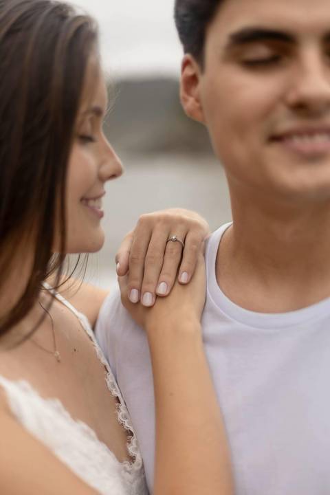 As melhores ideias e inspirações criativas de fotos de ensaio pré casamento registradas por fotógrafos profissionais de eventos da empresa Criativus Foto e Vídeo na Praia das Conchas, Guarujá '