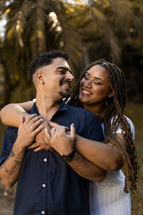 As melhores ideias e inspirações criativas de fotos de ensaio pré casamento registradas por fotógrafos profissionais de eventos da empresa Criativus Foto e Vídeo no Jardim Botânico de São Paulo'